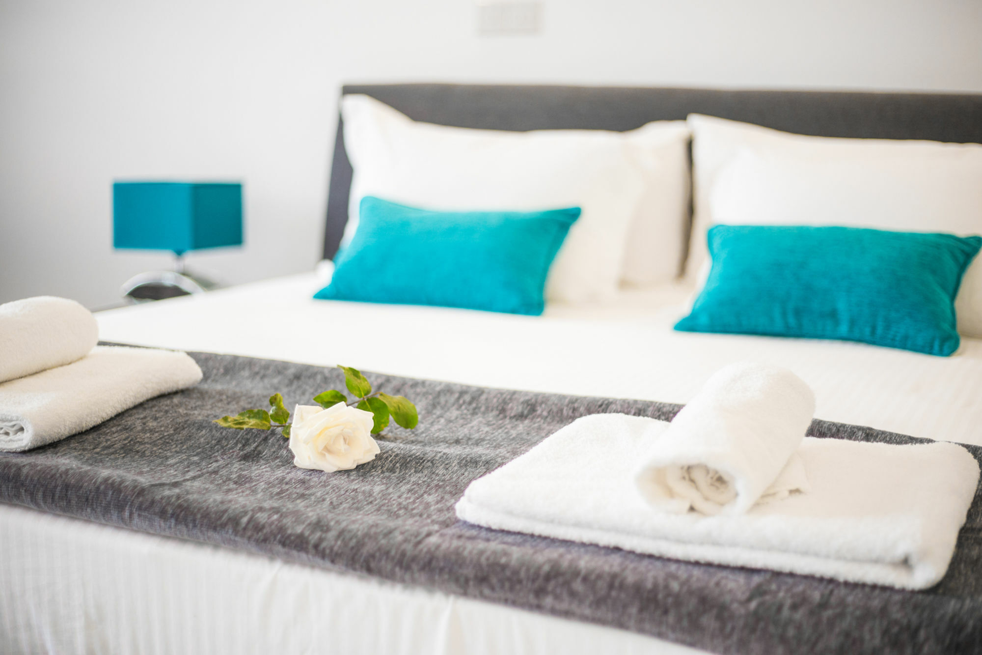 Corina Suites And Apartments Лимасол Экстерьер фото